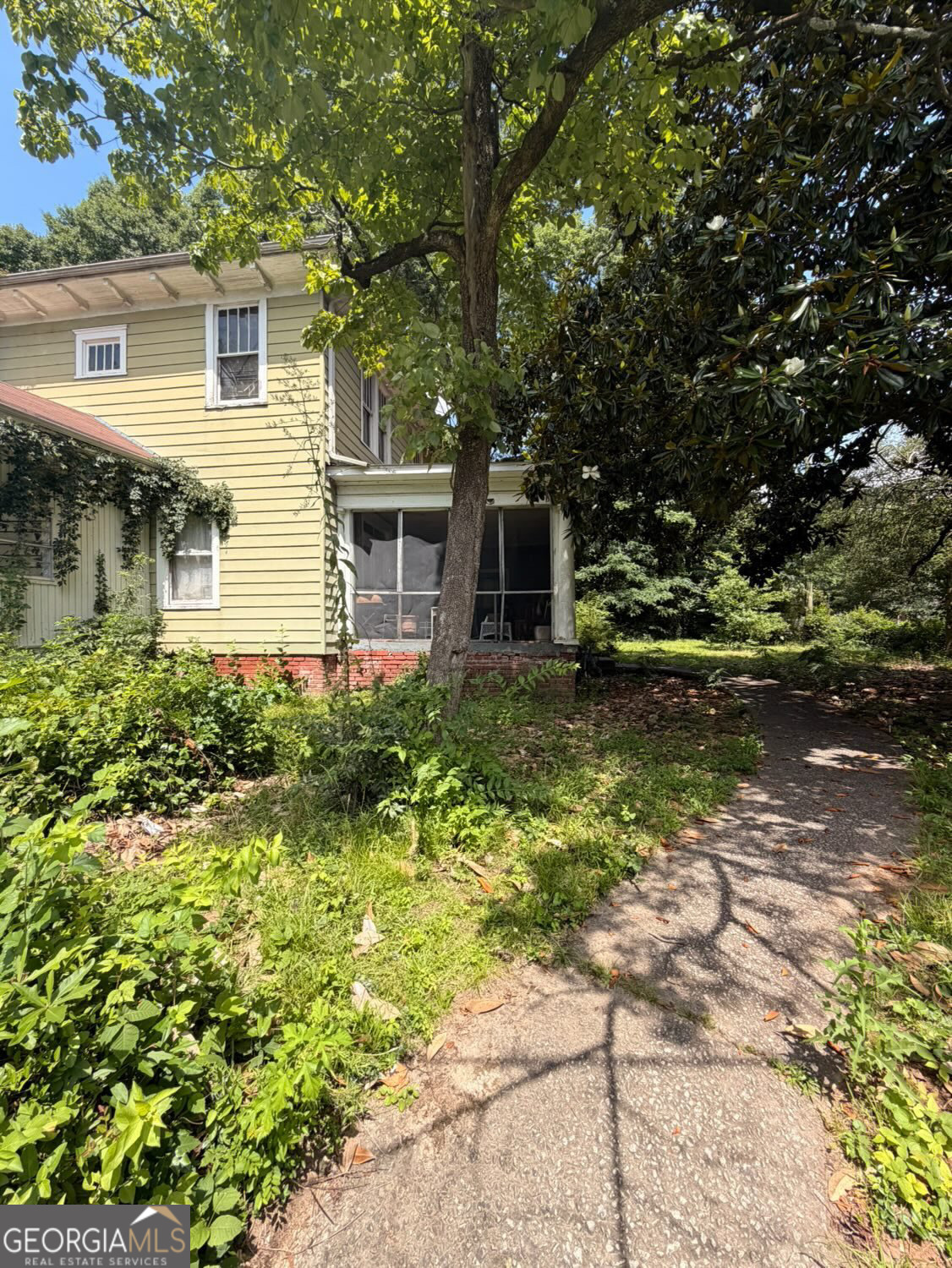 2710 Memorial Dr SE — photo