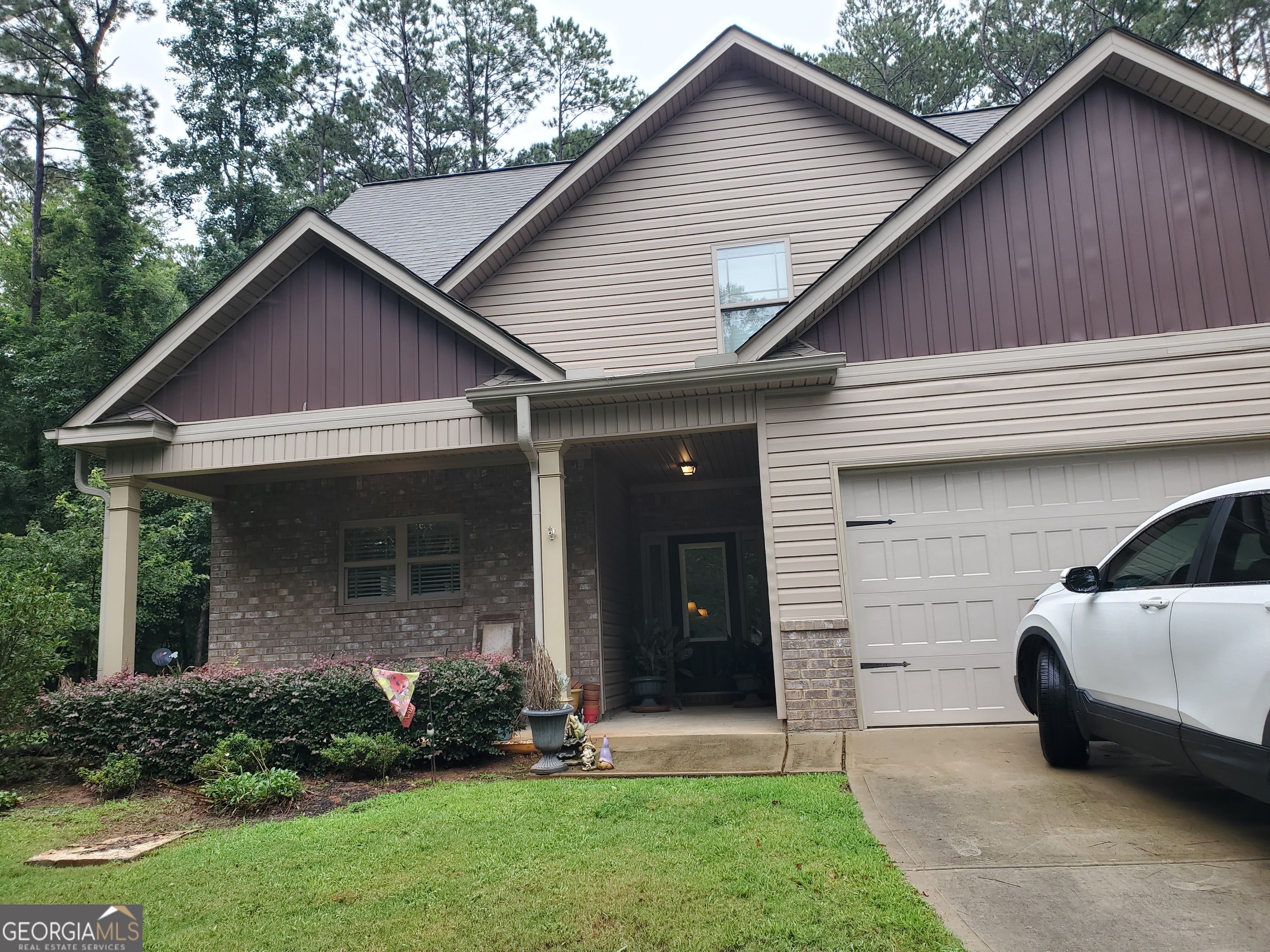 575 Starling Dr — photo
