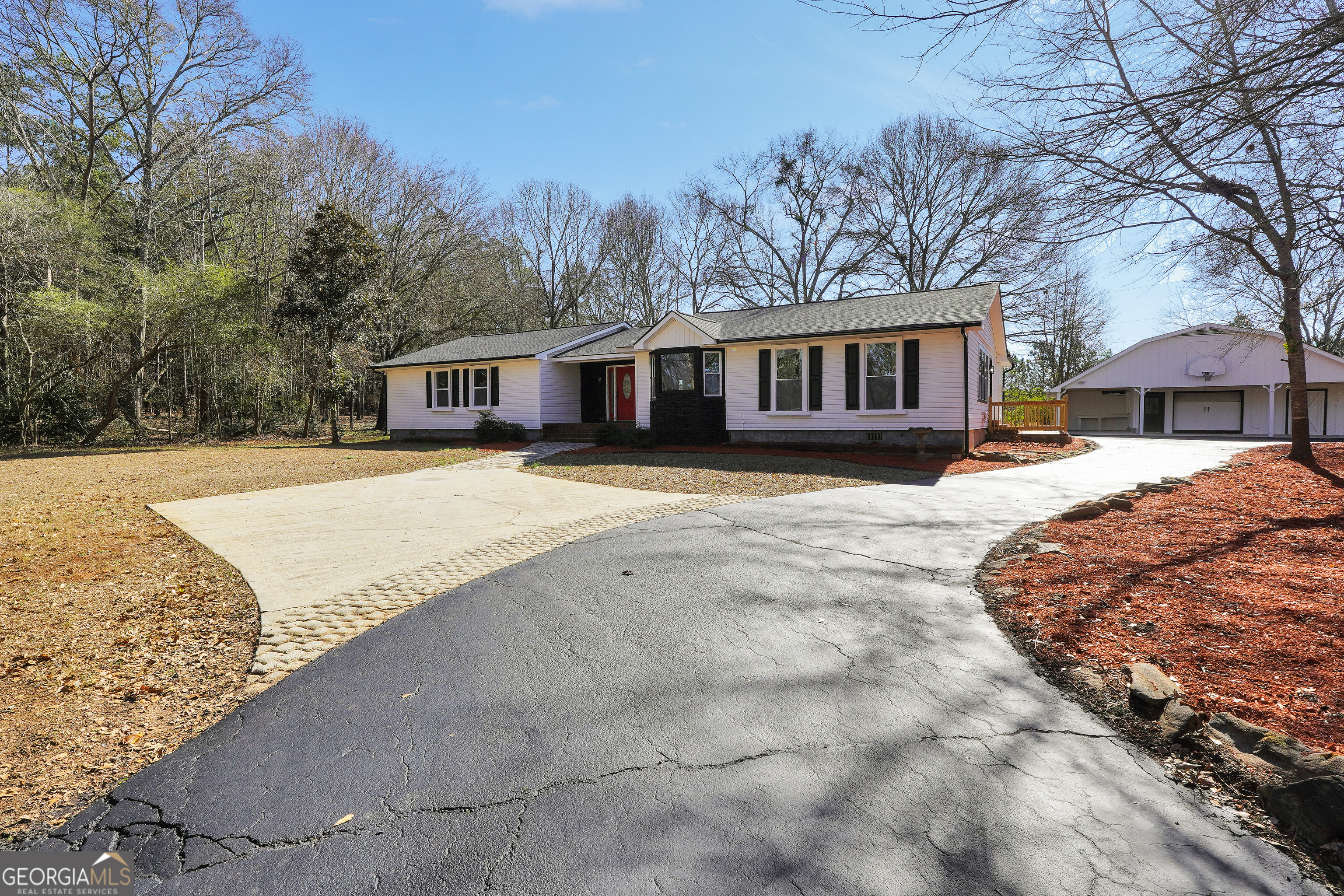 140 Heritage Cir — photo