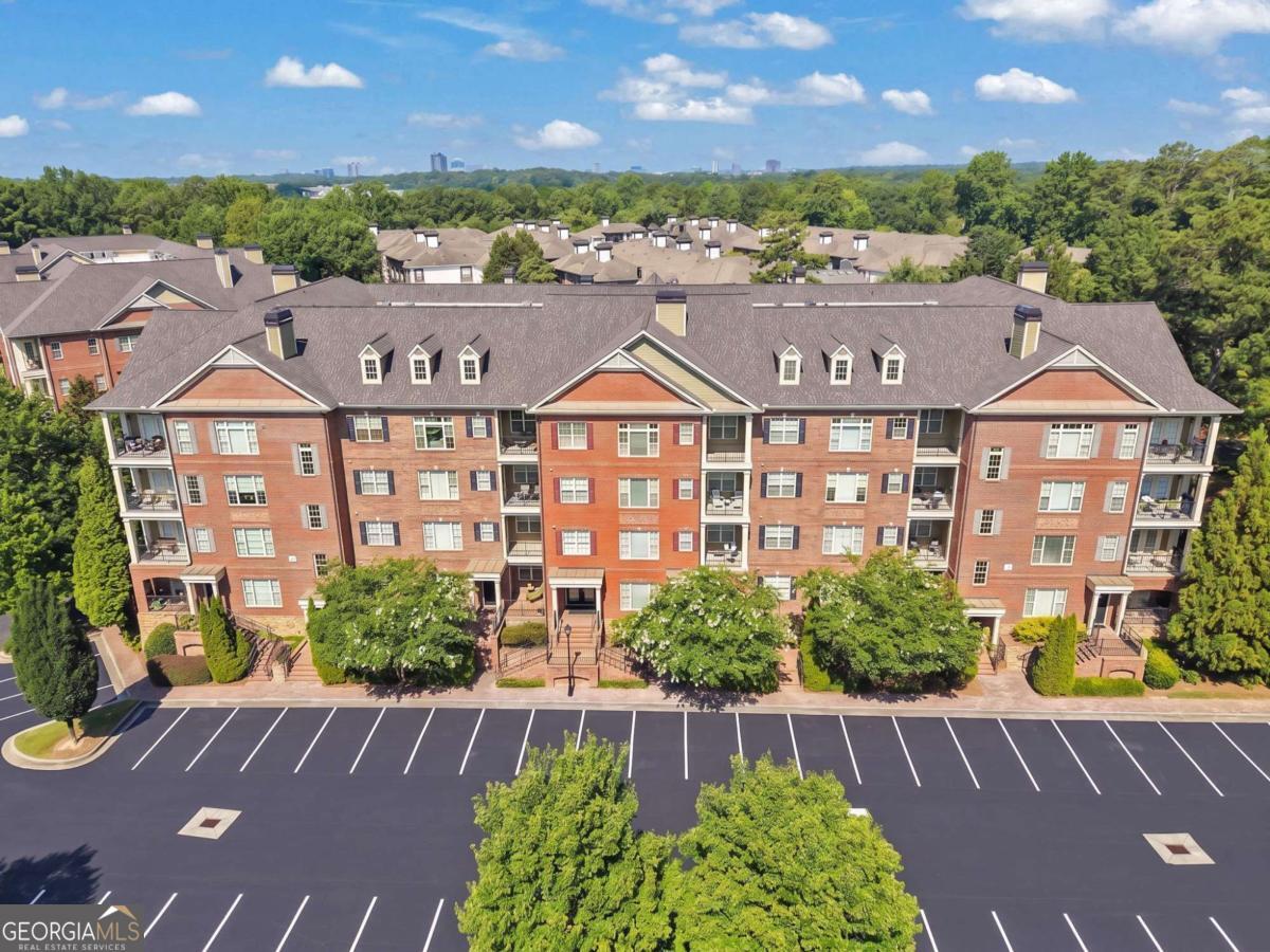 2300 Peachford Rd 4204 — photo