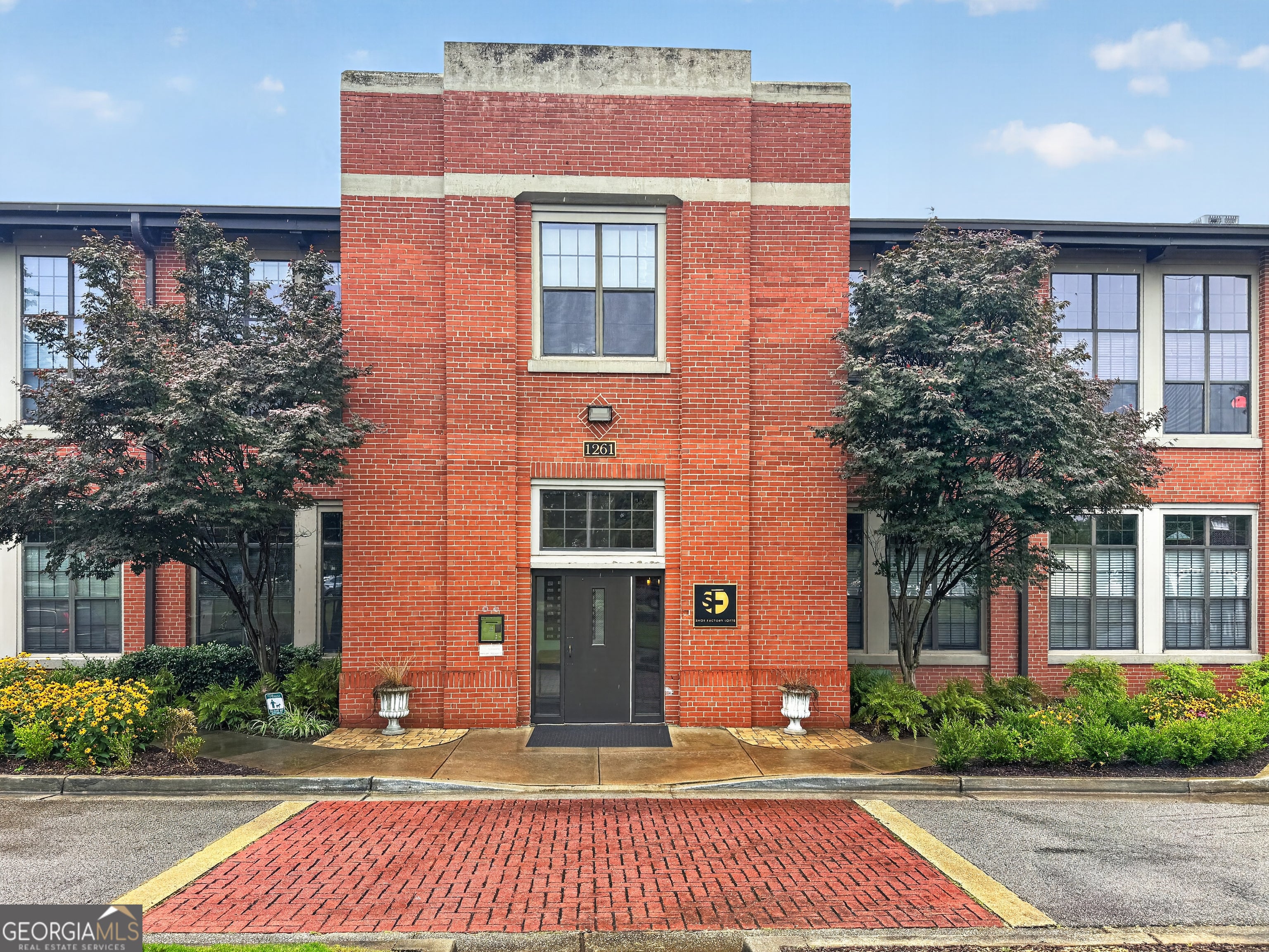 1261 Caroline St NE 110 — photo