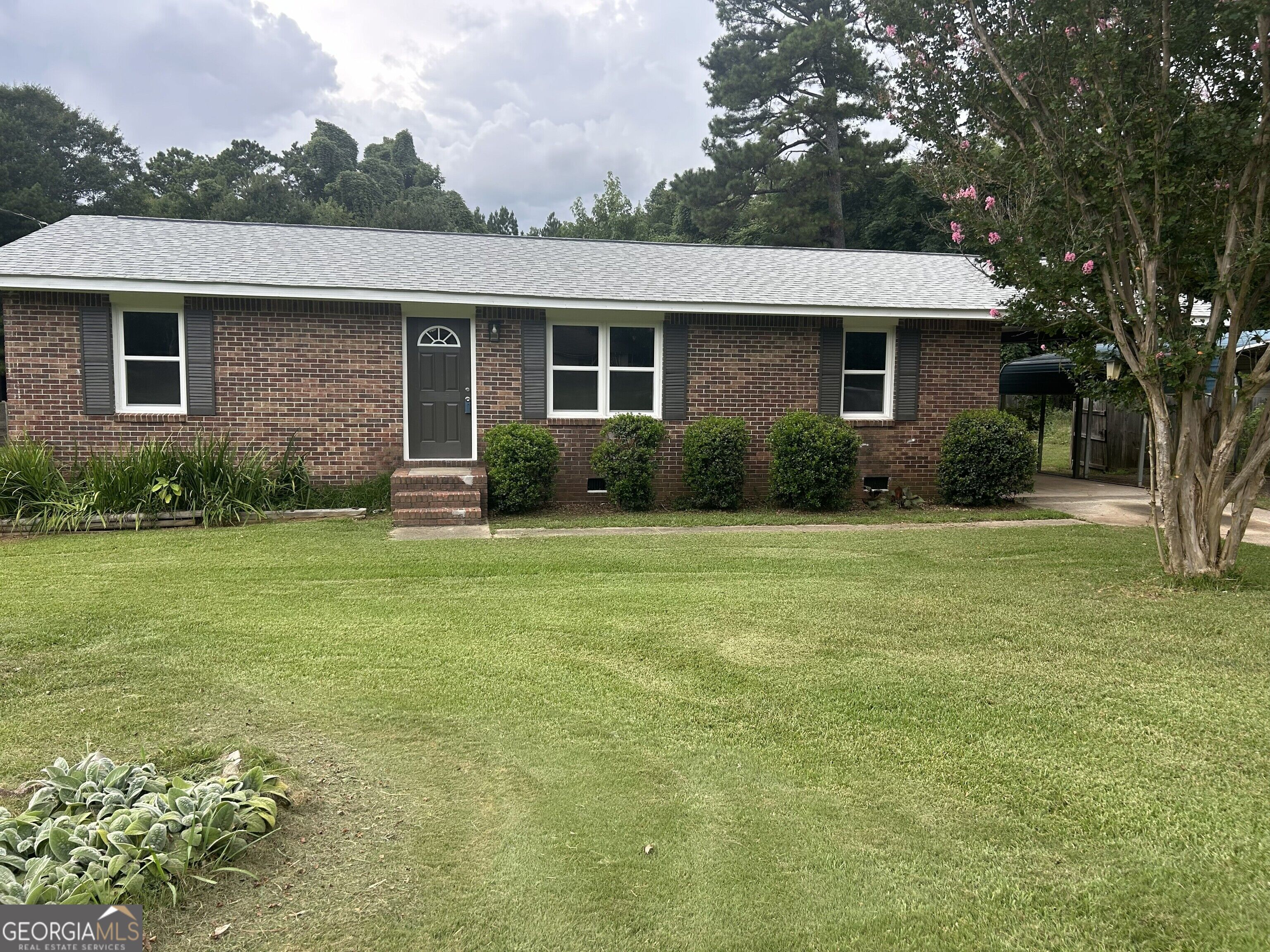 330 Elder Rd — photo