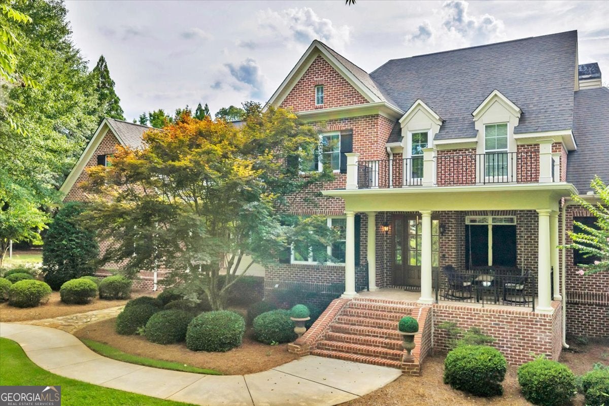 223 Walton Chase — photo
