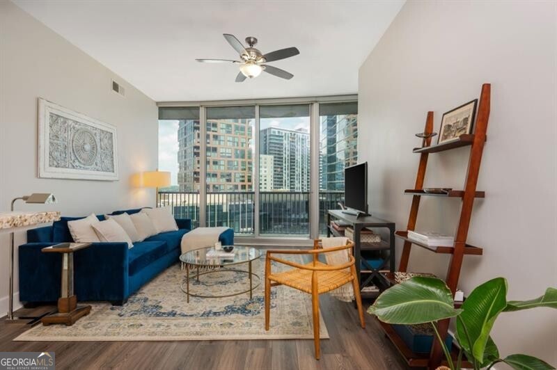 1080 Peachtree St NE 1205 — photo