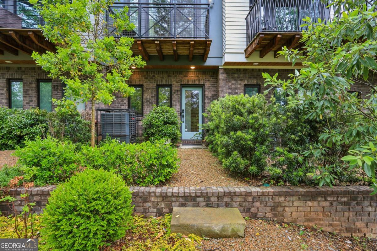 2199 Lenox Rd NE 11 — photo