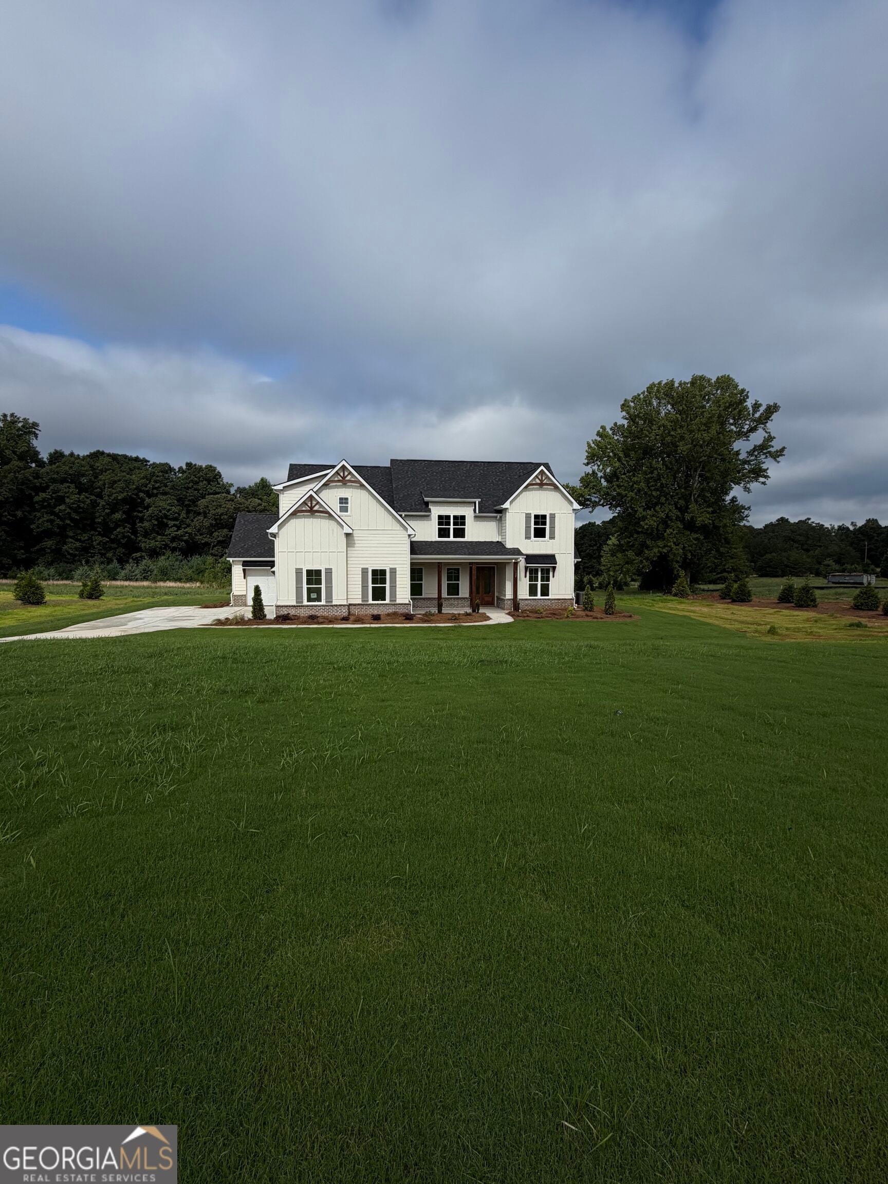 137 Twin Oaks Dr — photo