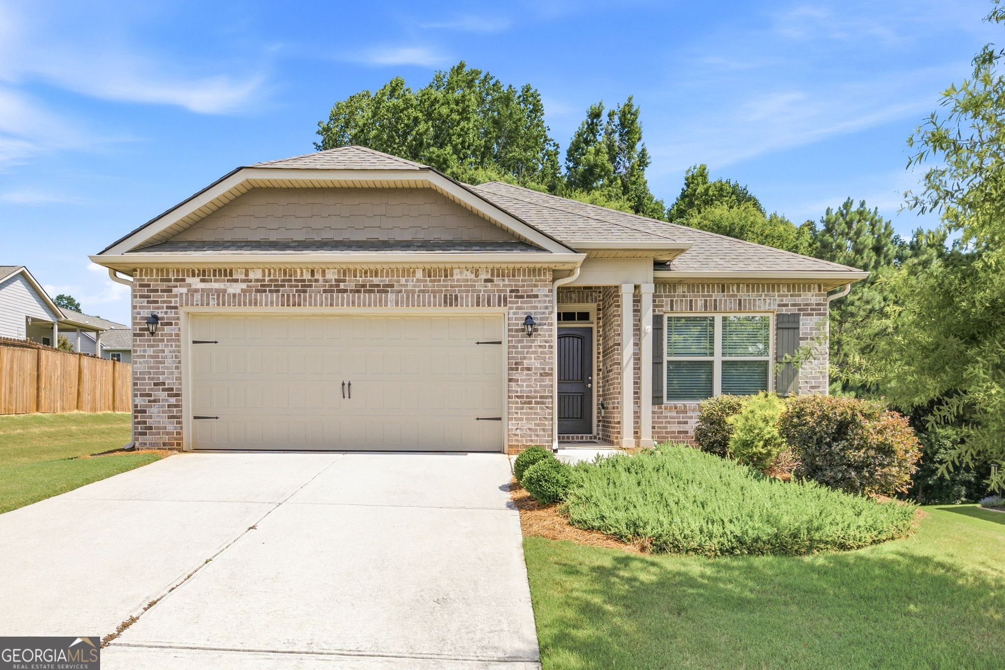 645 Skyview Dr — photo