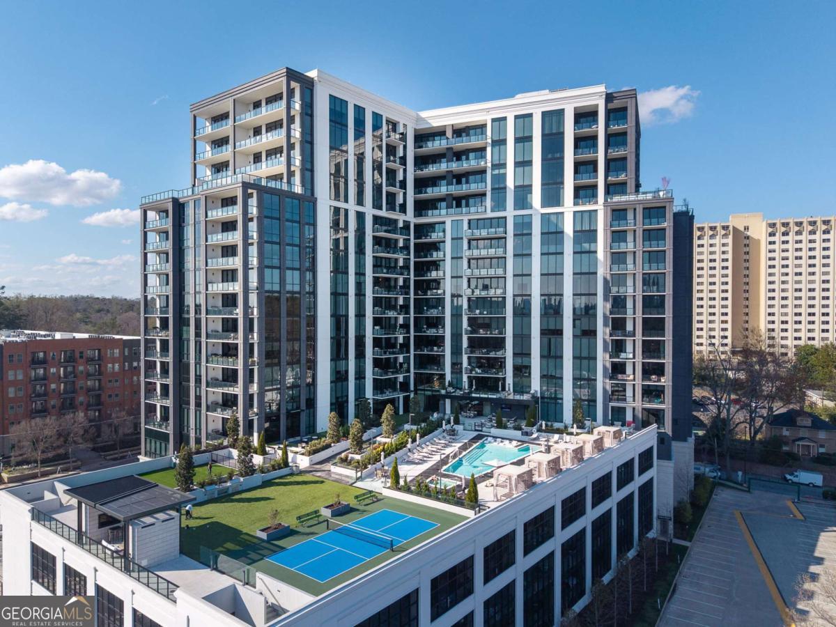 2425 Peachtree Rd NE 1704 — photo