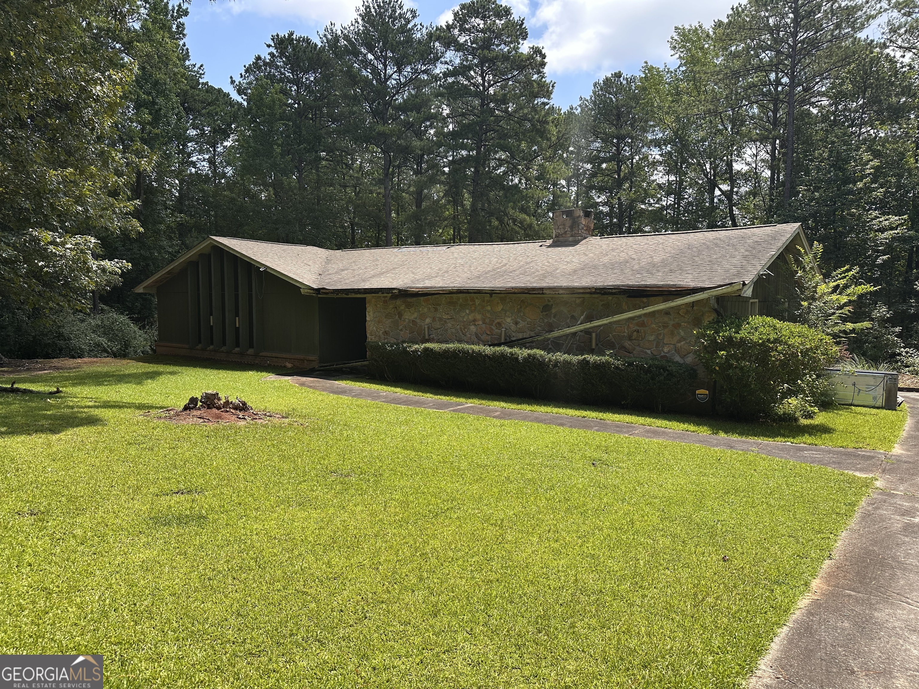 4520 Thompson Rd — photo