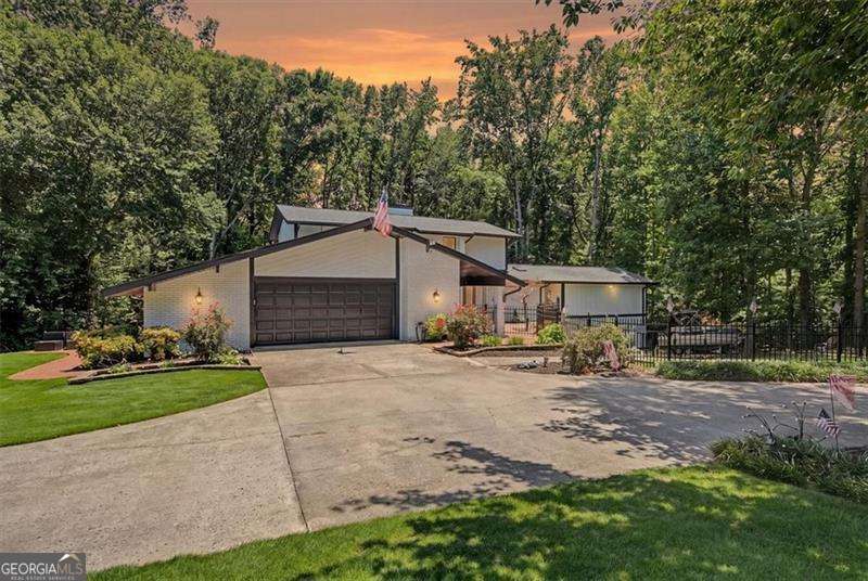 3595 Canon Creek Dr — photo