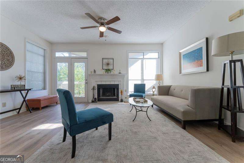 1015 Mcgill Park Ave NE — photo