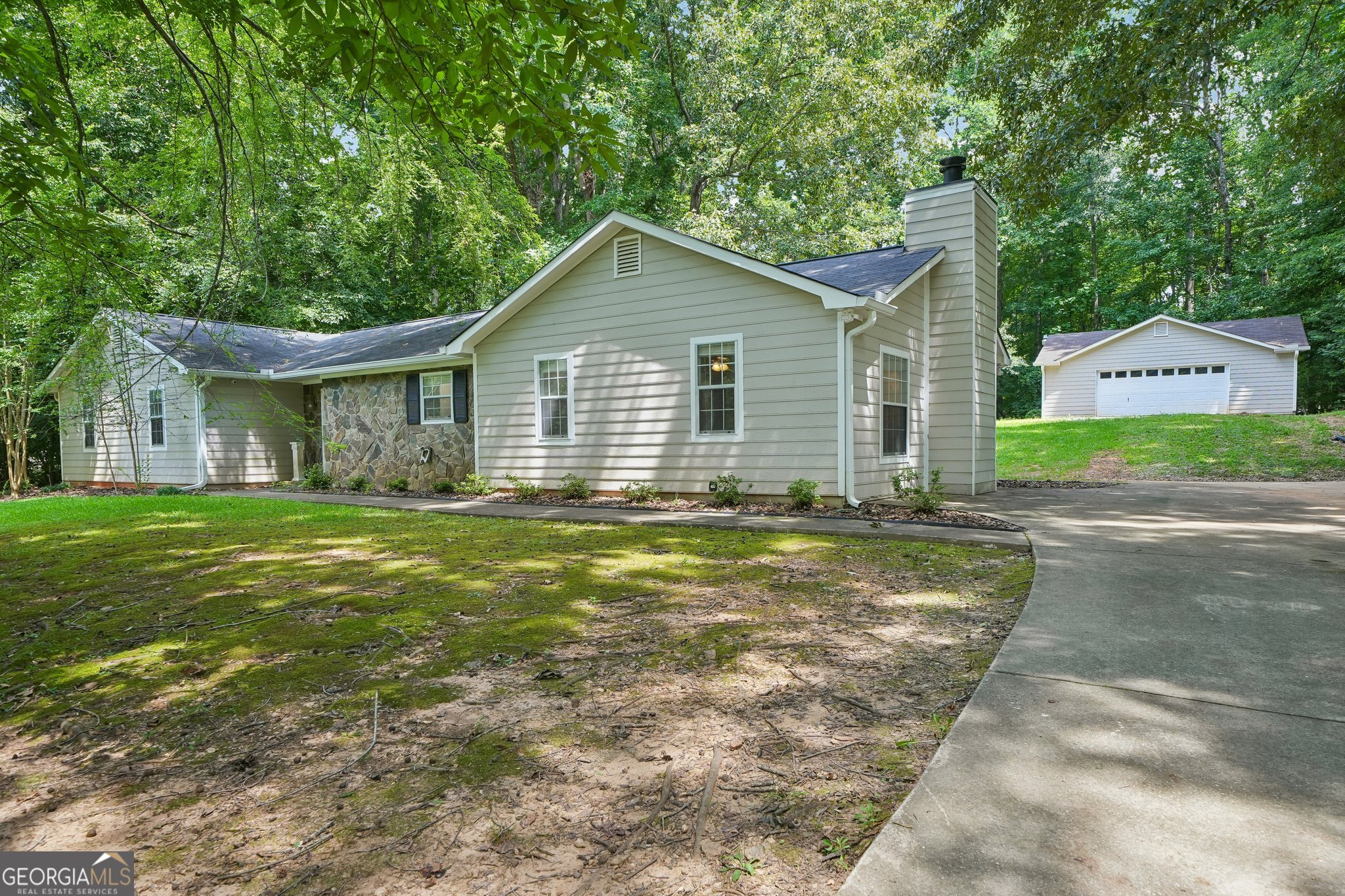 185 Starrs Mill Dr — photo