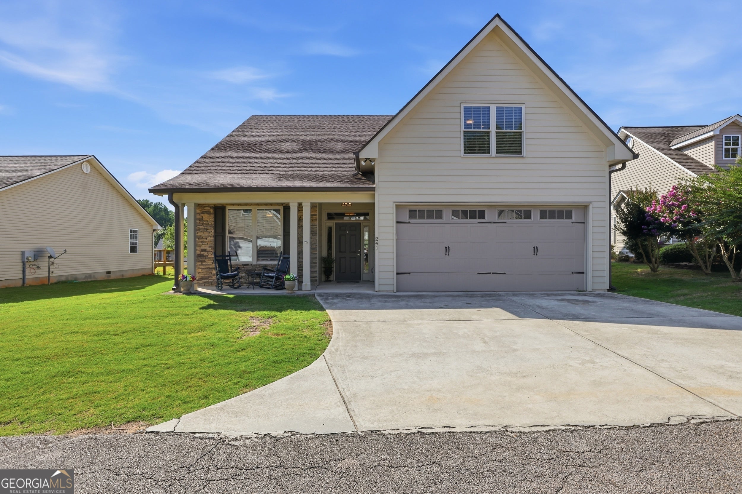 241 Legacy Dr — photo