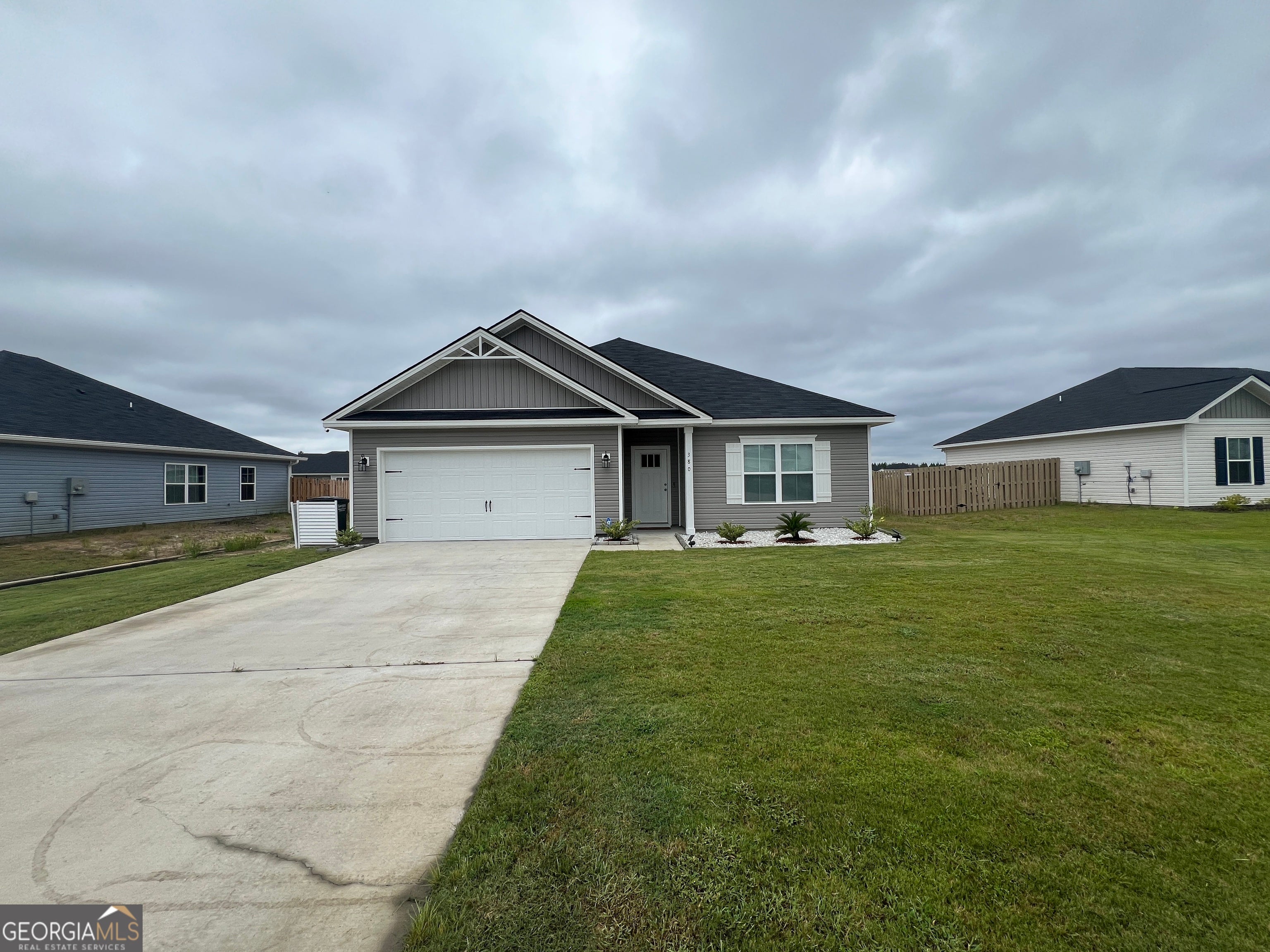 380 McClelland Loop NE — photo