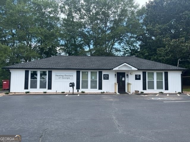 25 Bullsboro Dr — photo
