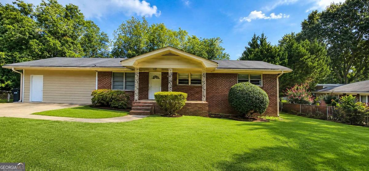 1156 E Fayetteville Rd — photo