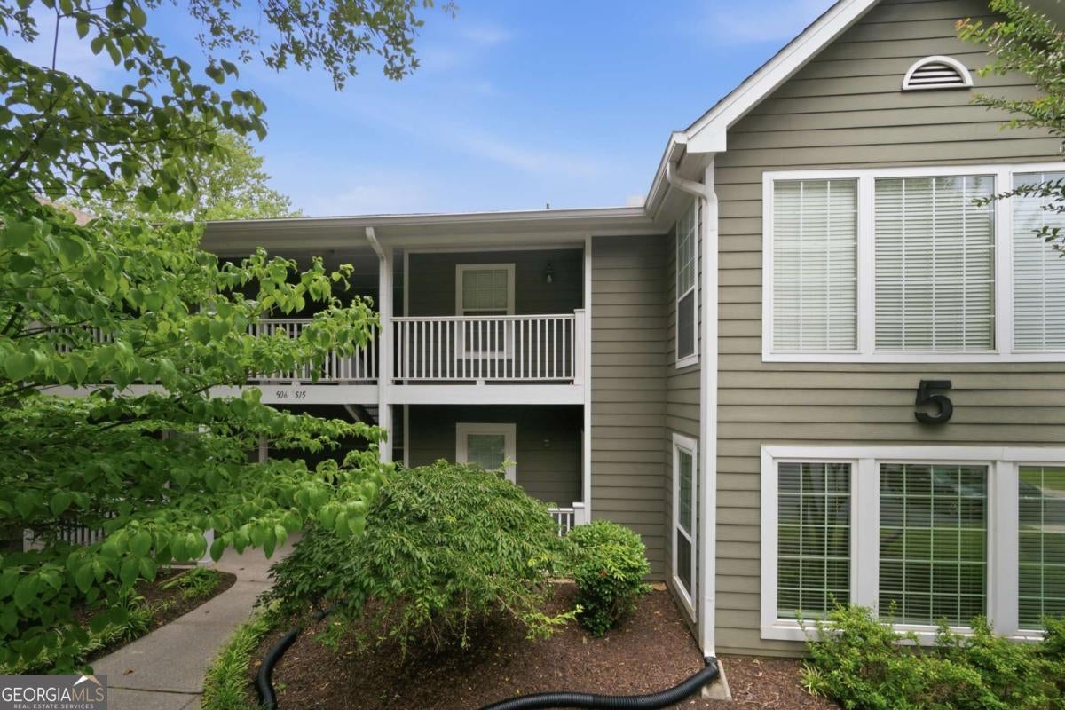 515 Berkeley Woods Dr — photo
