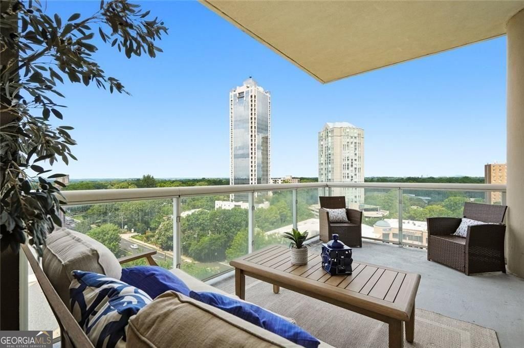 2881 Peachtree Rd NE 1105 — photo