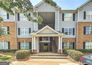 1303 Fairington Club Dr — photo