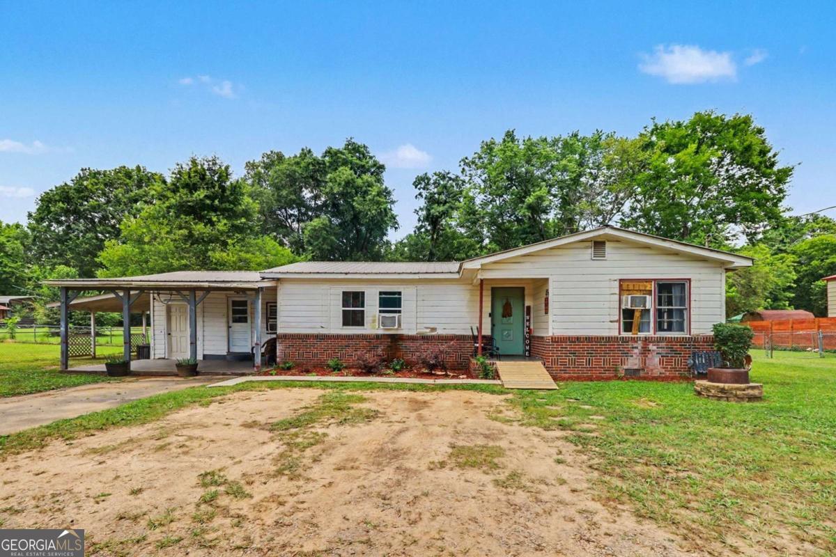 381 River Bend Rd SW — photo