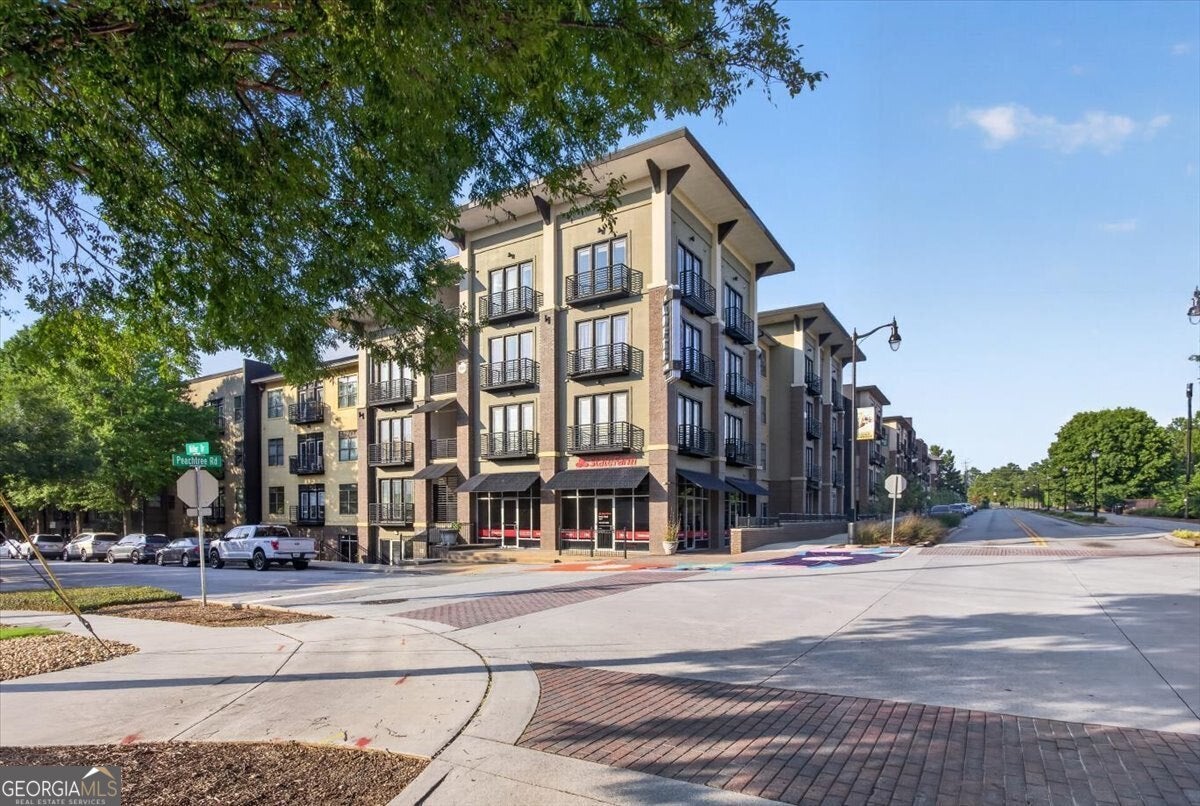 5300 Peachtree Rd 311 — photo