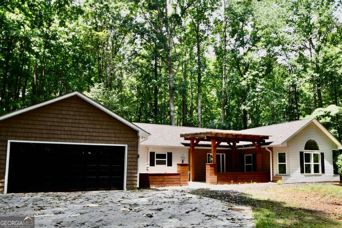 257 Lake Place Dr — photo