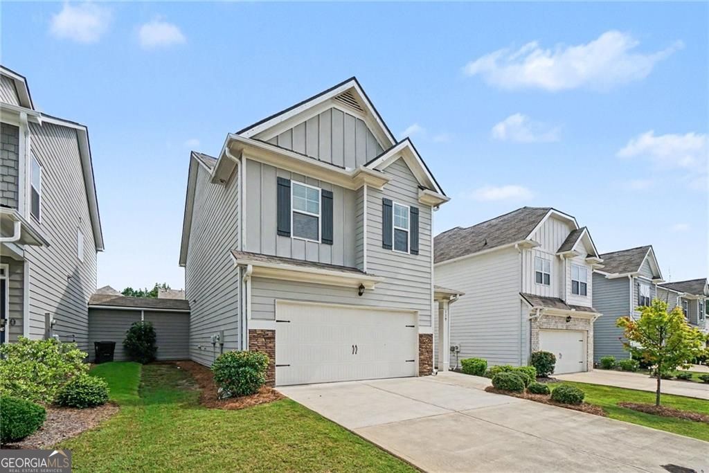 Home in Acworth, GA 30102 — photo 2