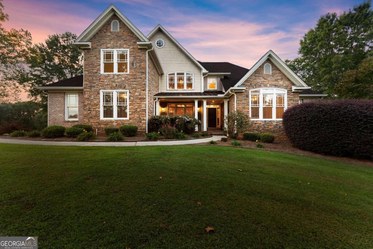 526 Orchard Dr — photo