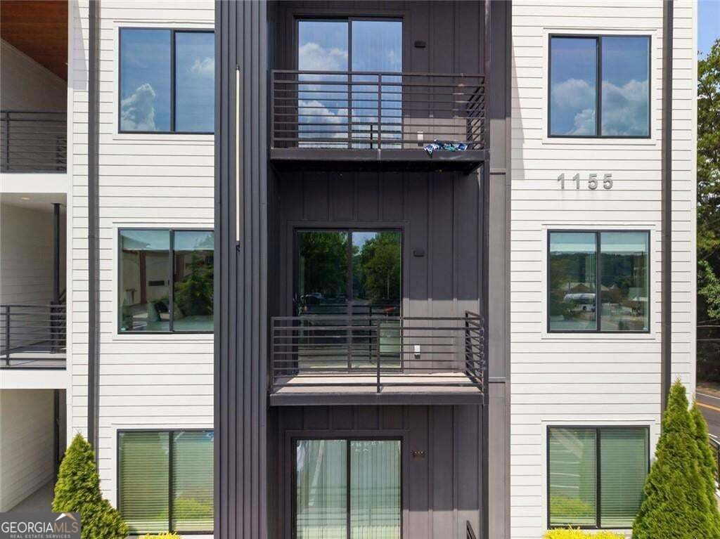 1155 Custer Ave SE 201 — photo