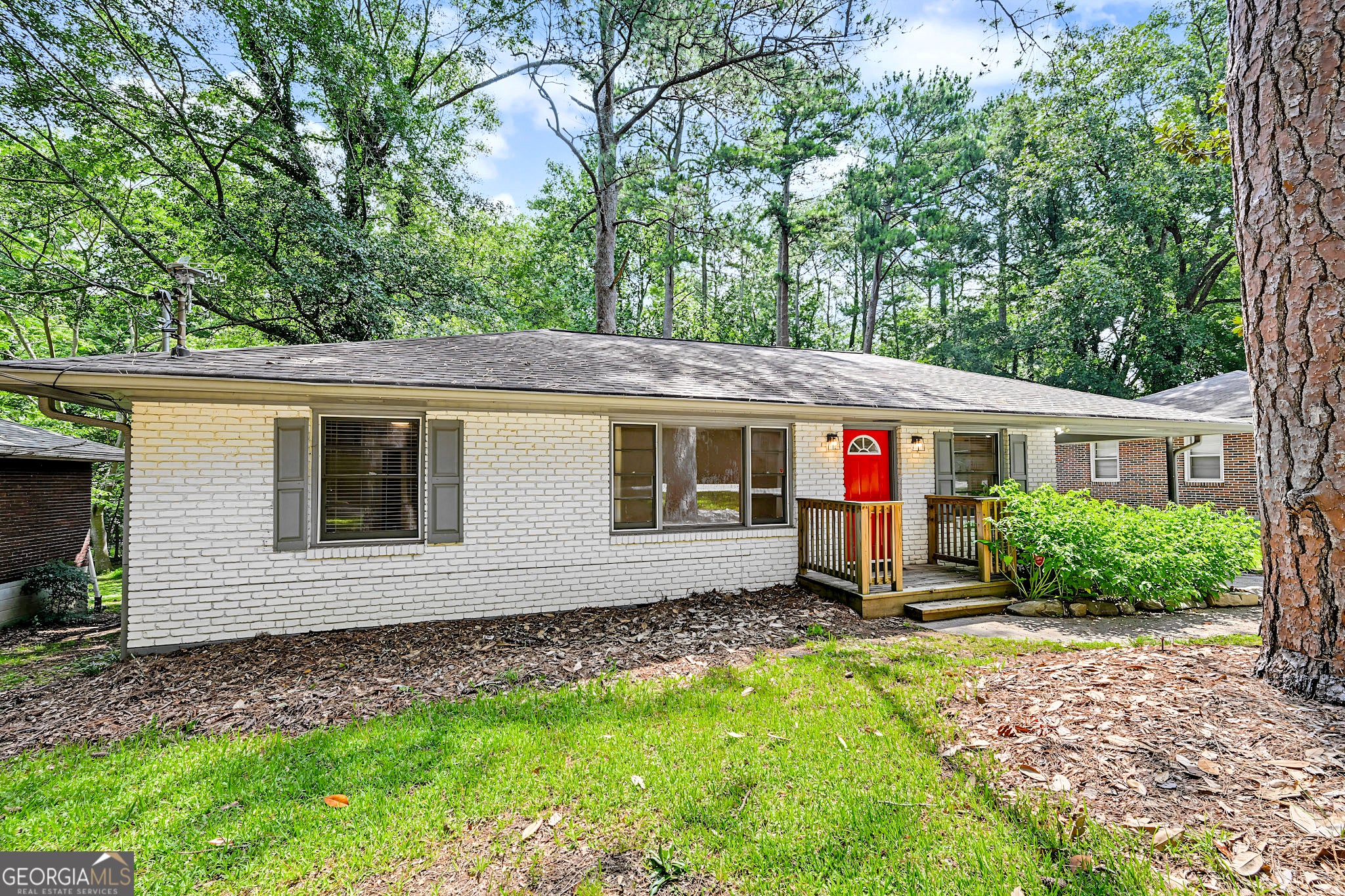 2462 Macon Dr SW — photo