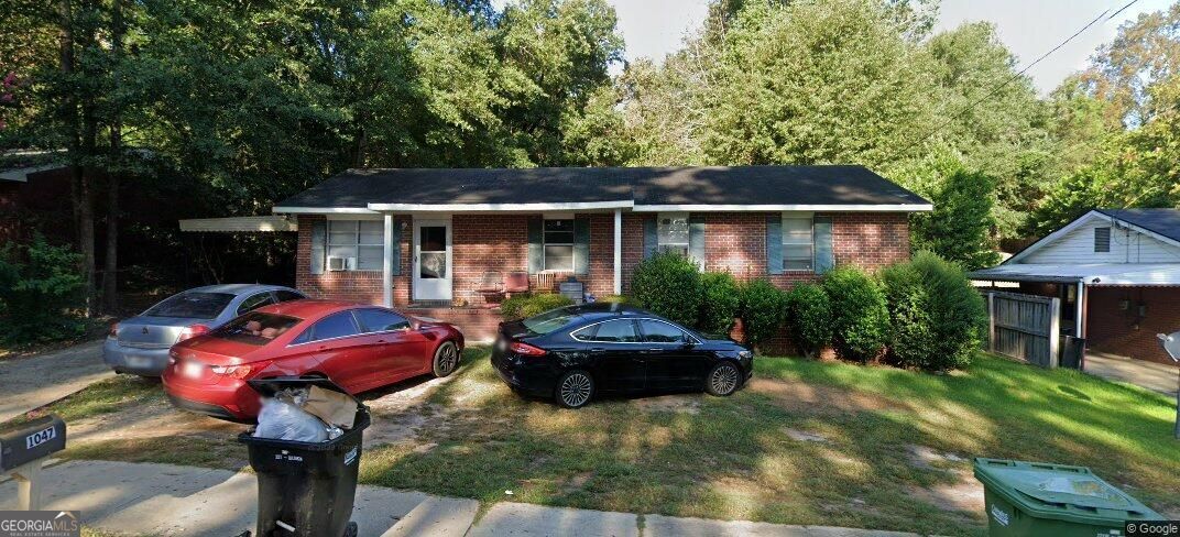 1047 Amber Dr — photo