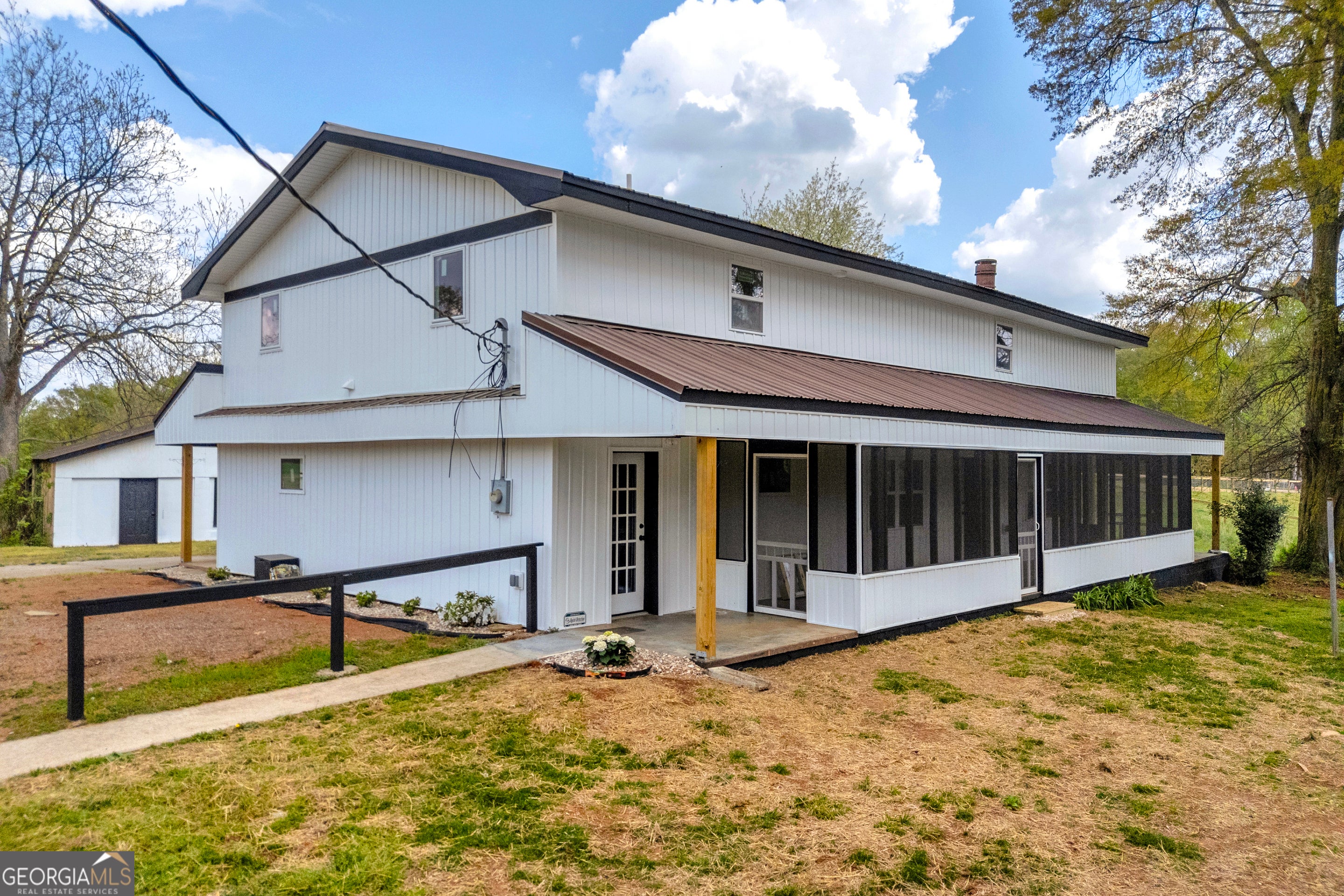 8606 Holly Springs Rd — photo