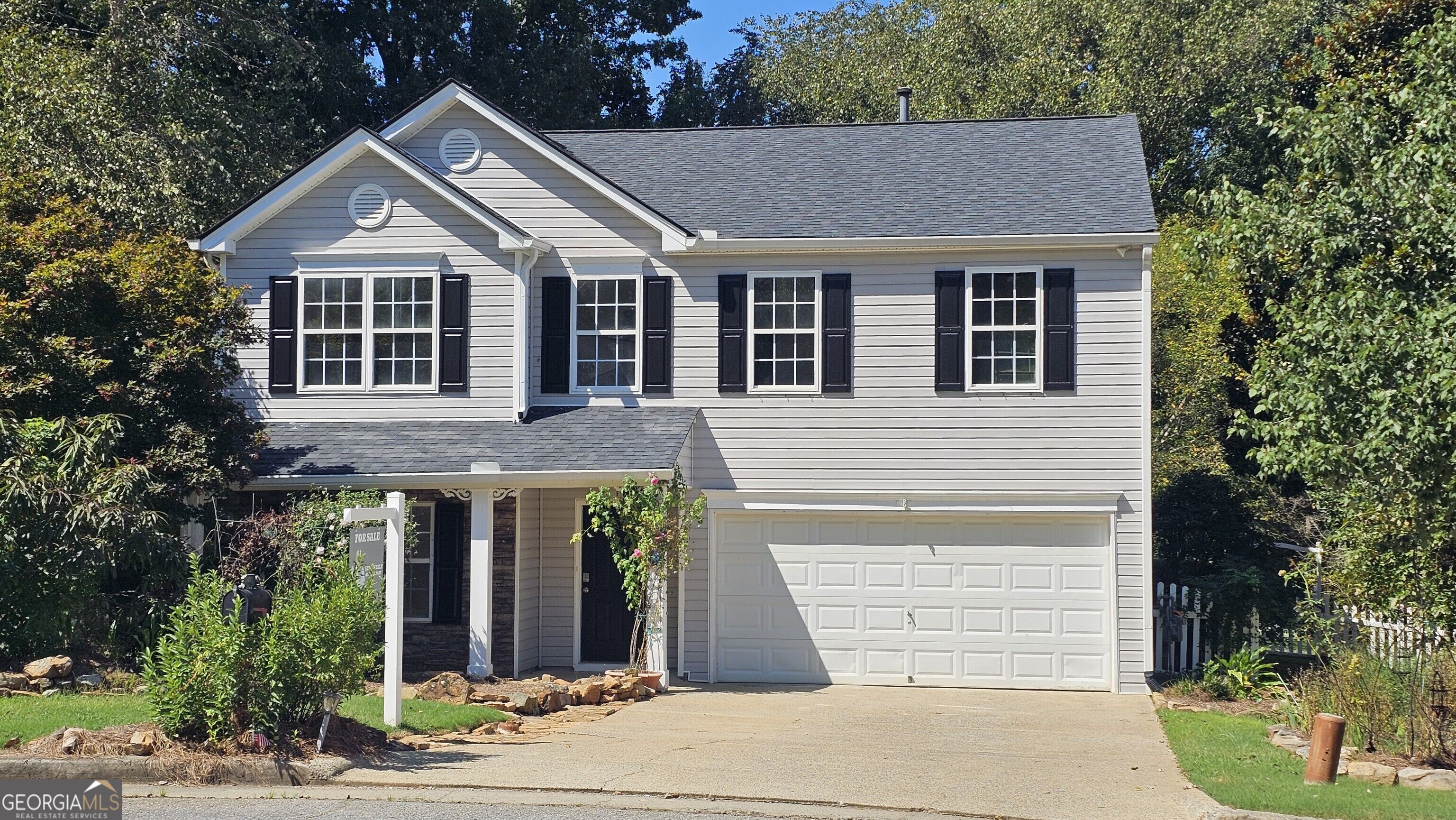528 Lazy River Ln — photo