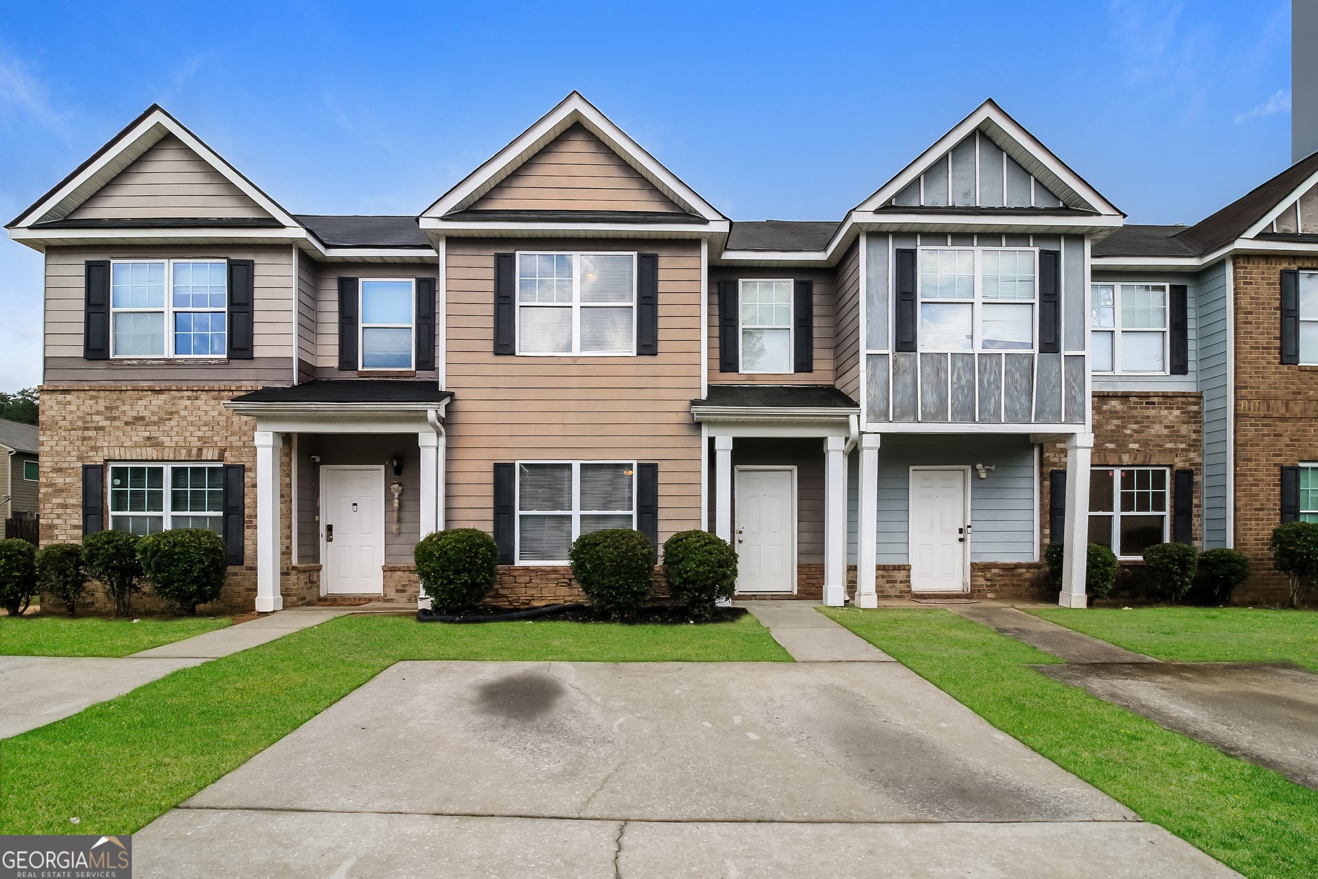 6090 Oak Bend Ct — photo