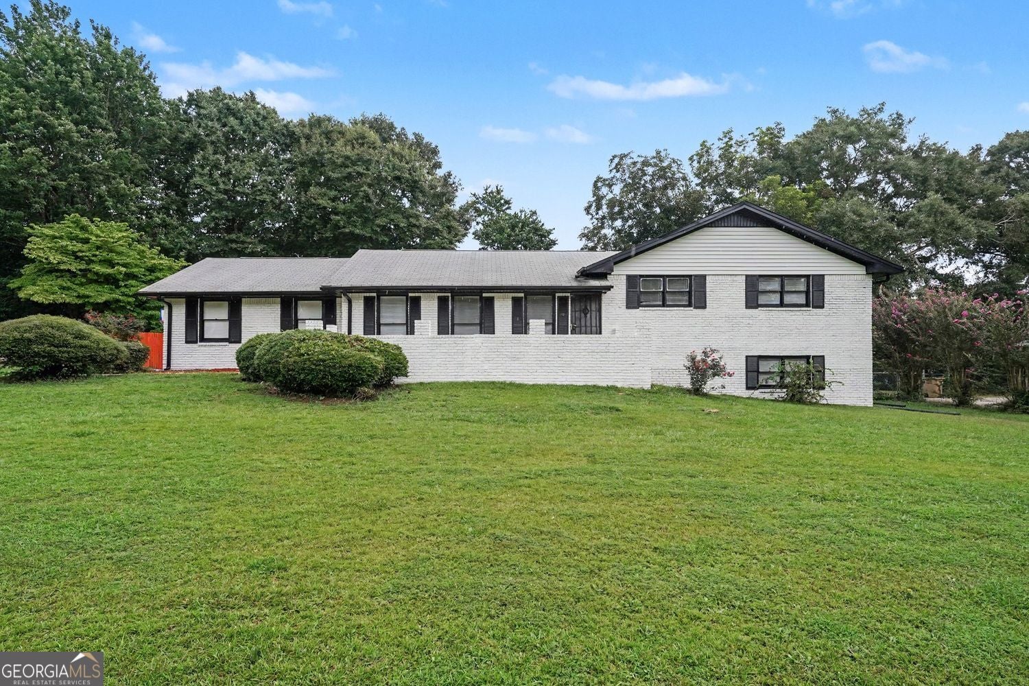 8806 Twin Oaks Dr — photo