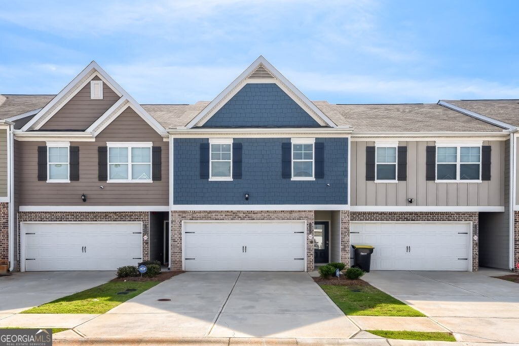 11694 Chatham Dr — photo
