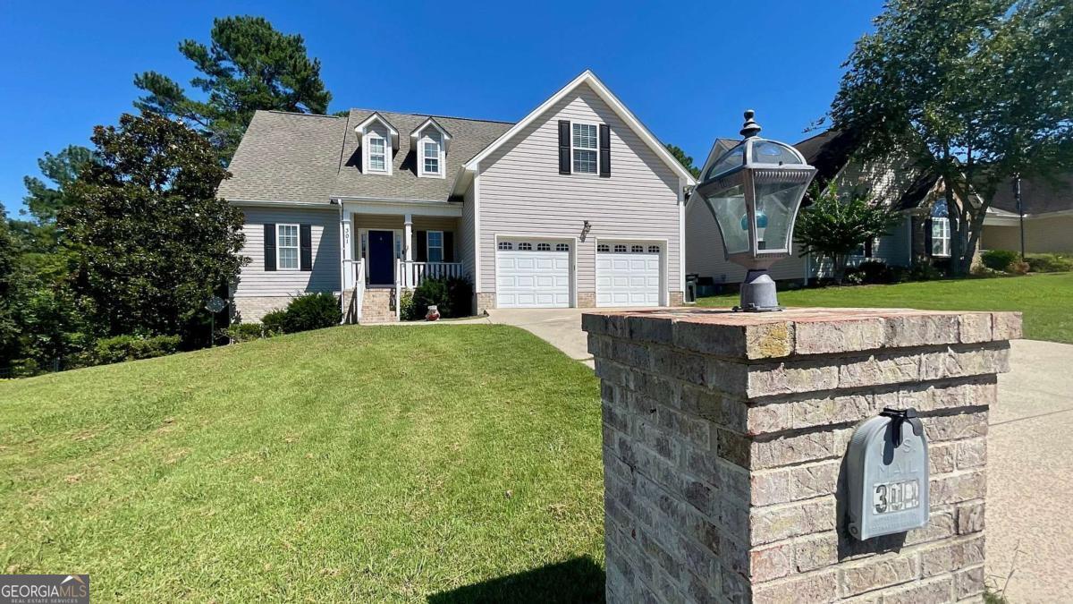 301 Hidden Oaks Dr — photo