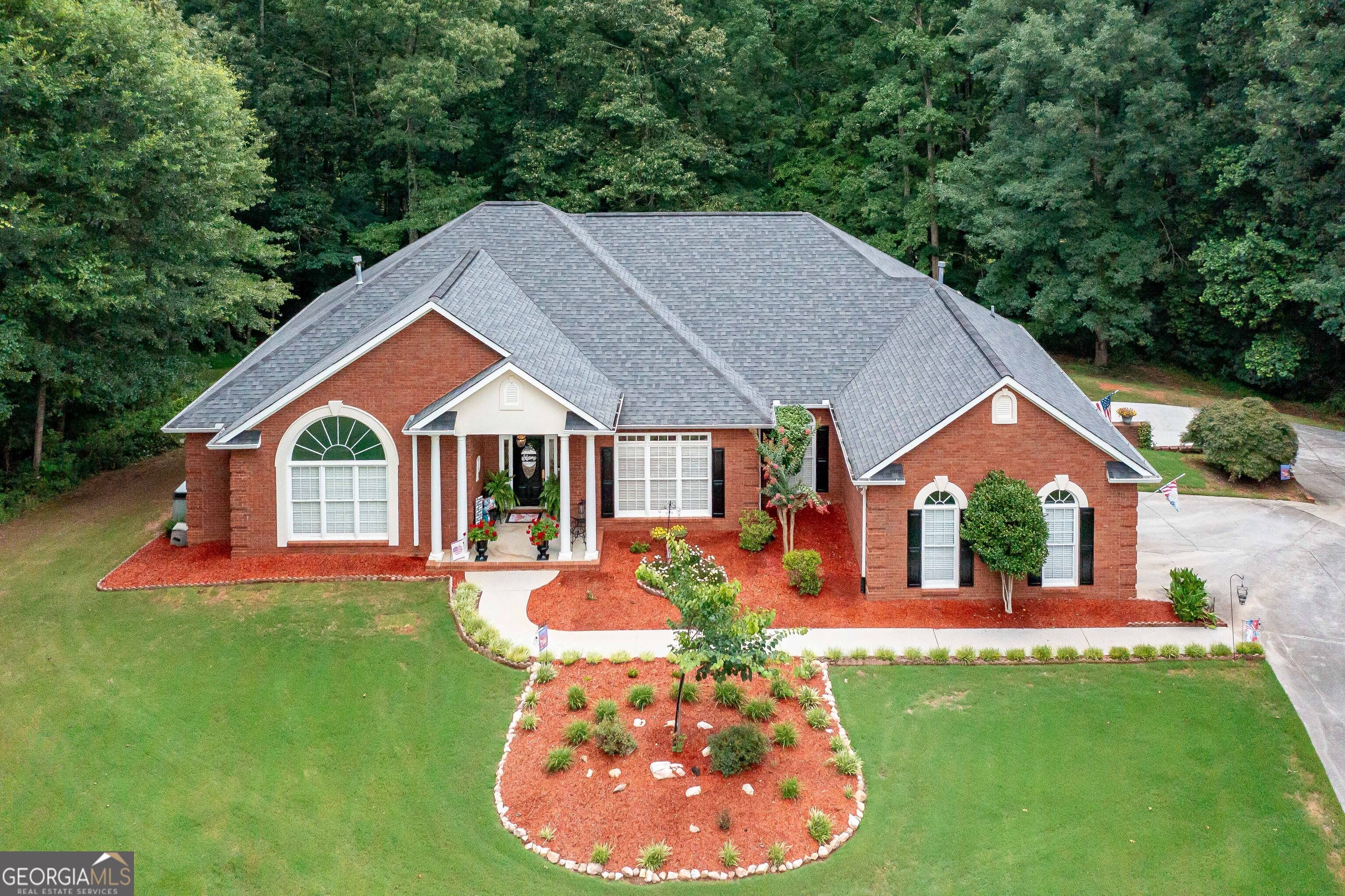 8227 Farmington Ln — photo