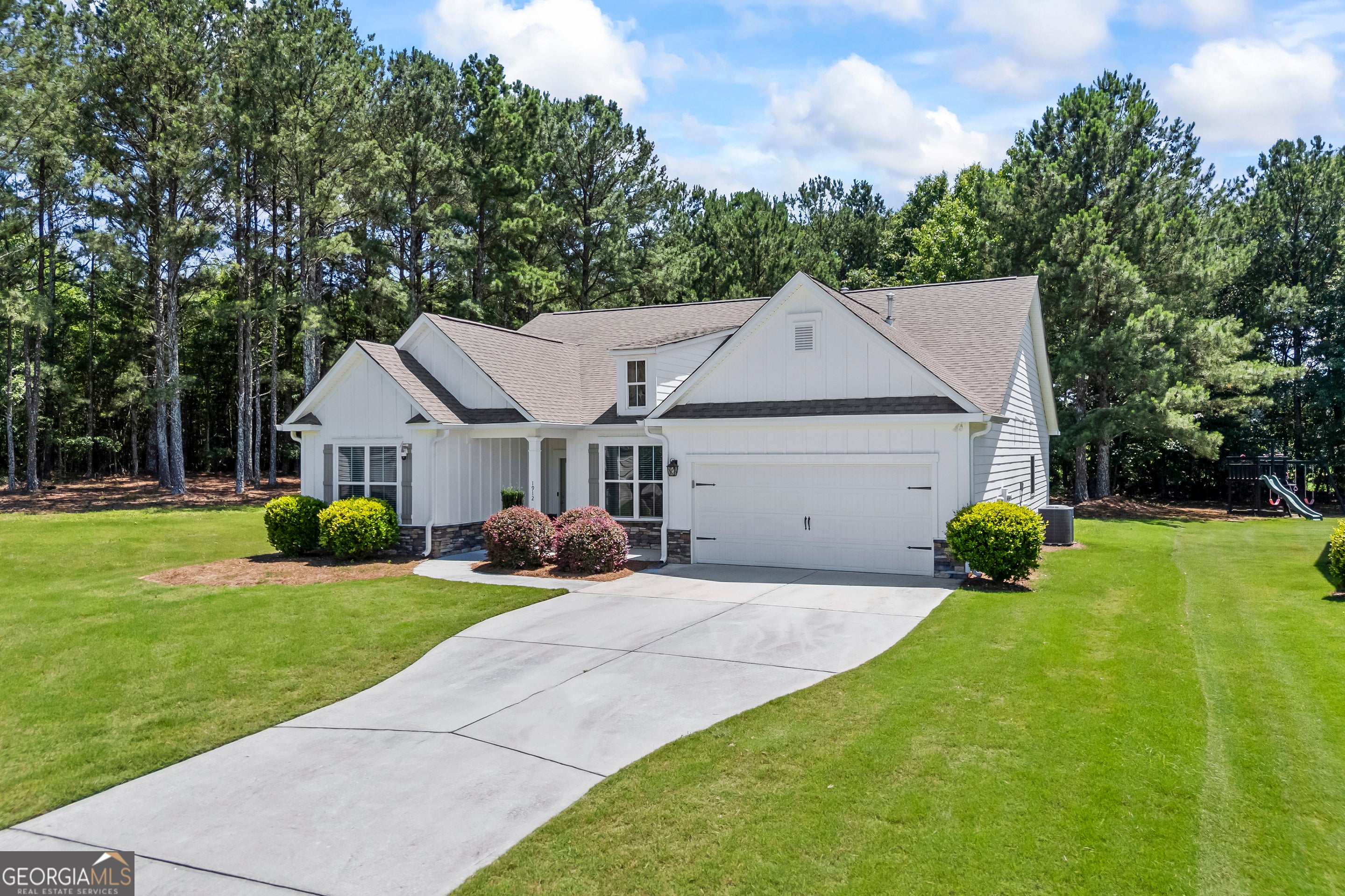 1912 Hymer Ct — photo