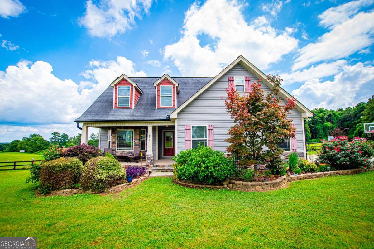 225 Hilltop Rd — photo