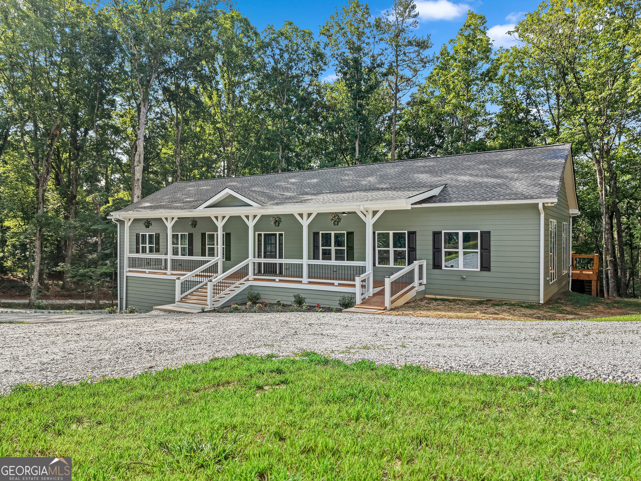 684 McCrackin Rd — photo