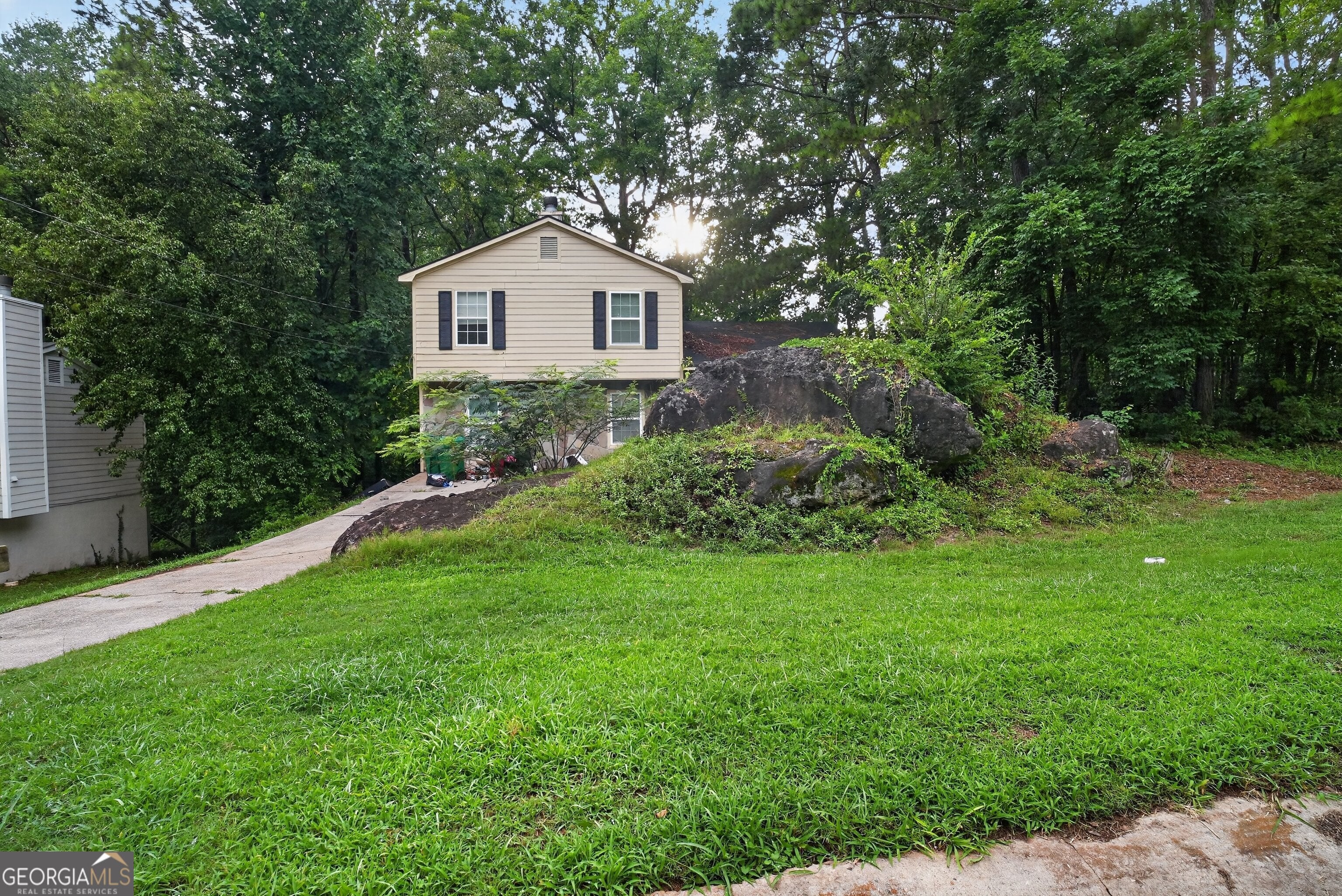 3040 Orbit Cir — photo