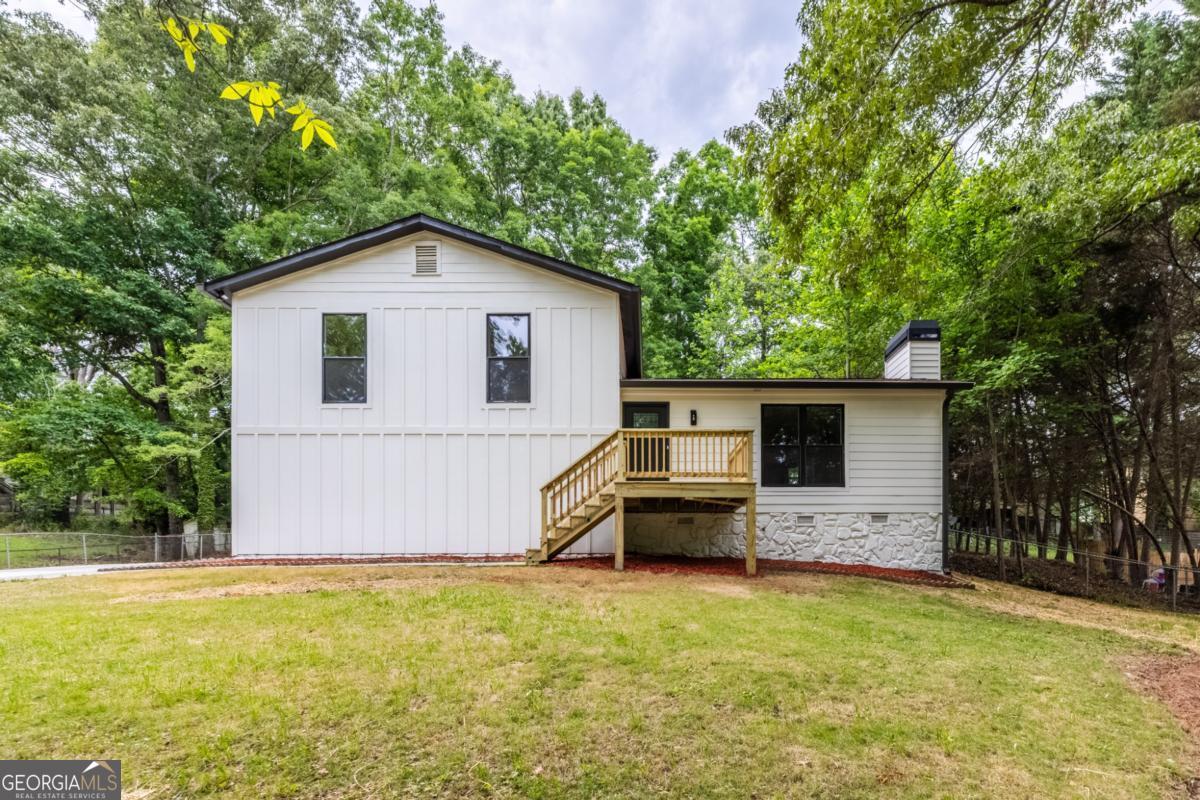 412 Trotters Ridge RDG, Lawrenceville, GA 30043