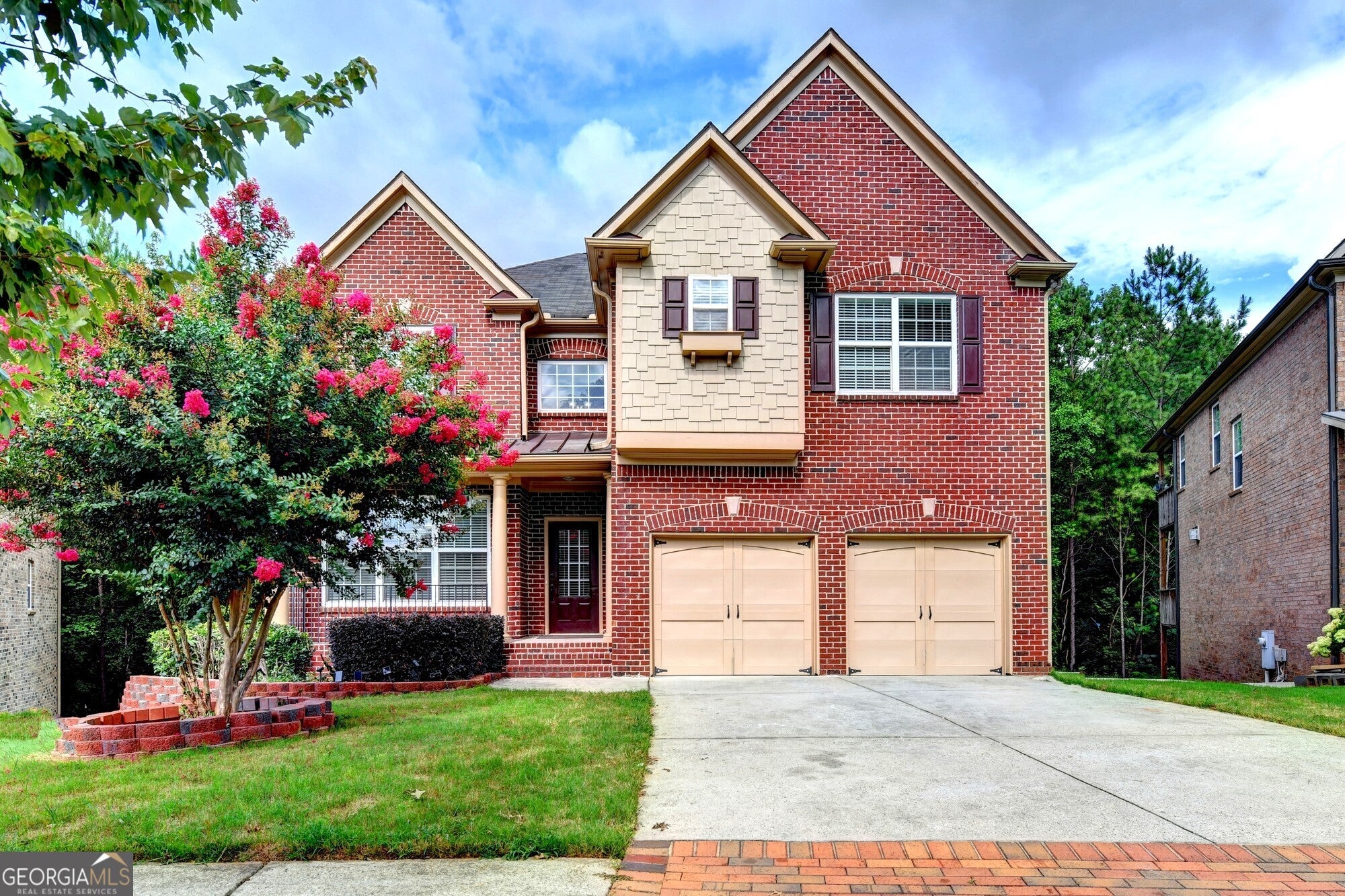 2511 Royston Dr — photo