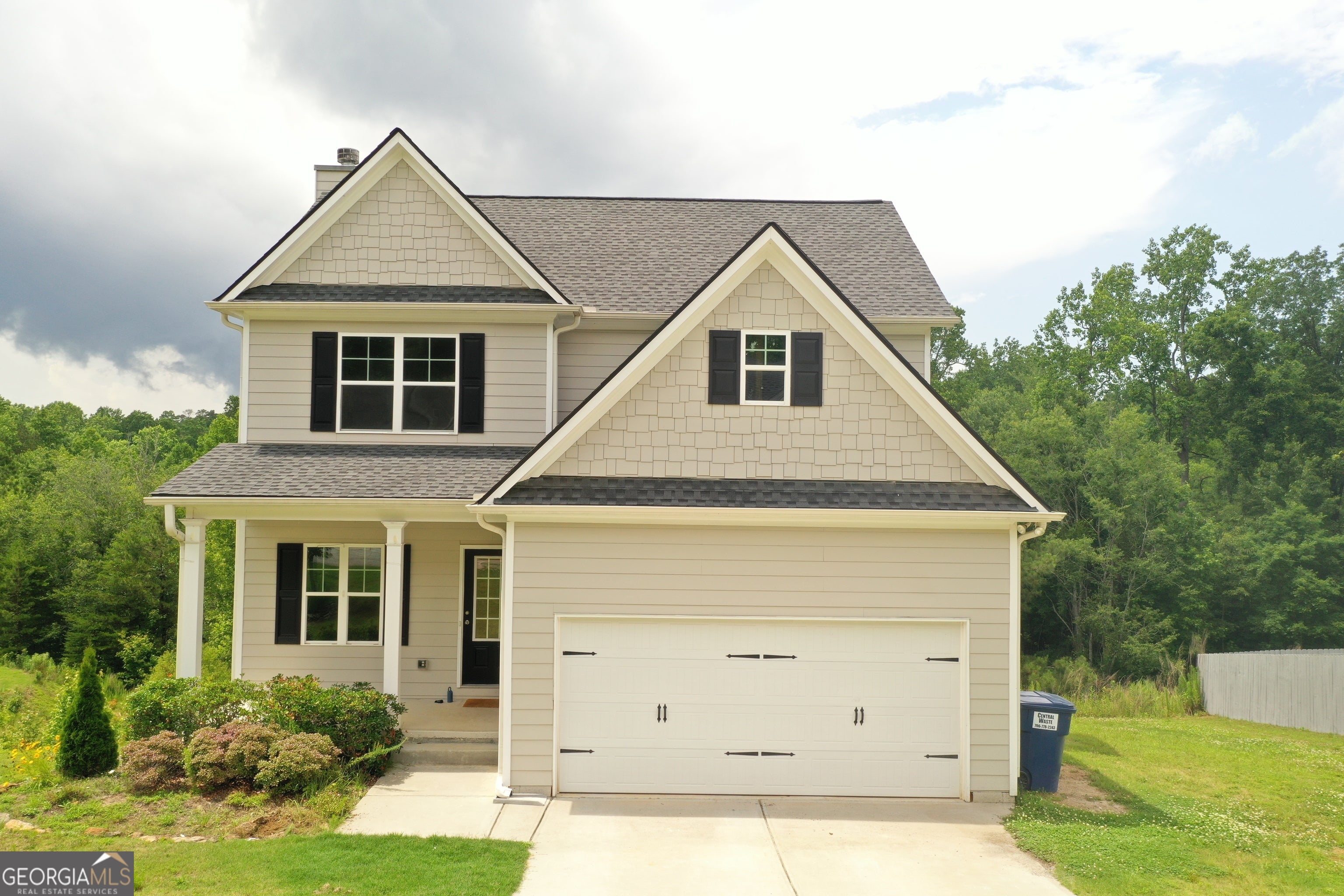 987 Soapstone Dr — photo