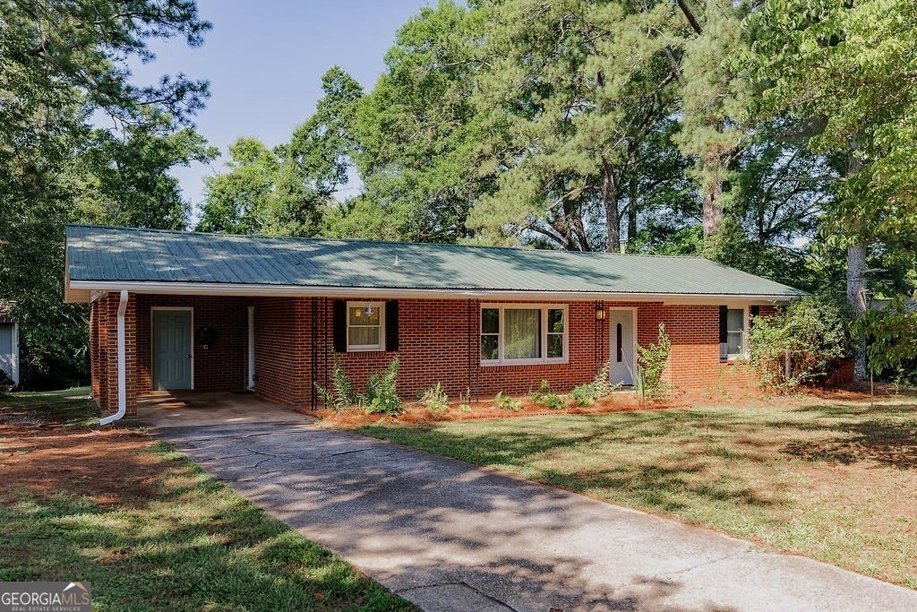180 Conrad Dr — photo