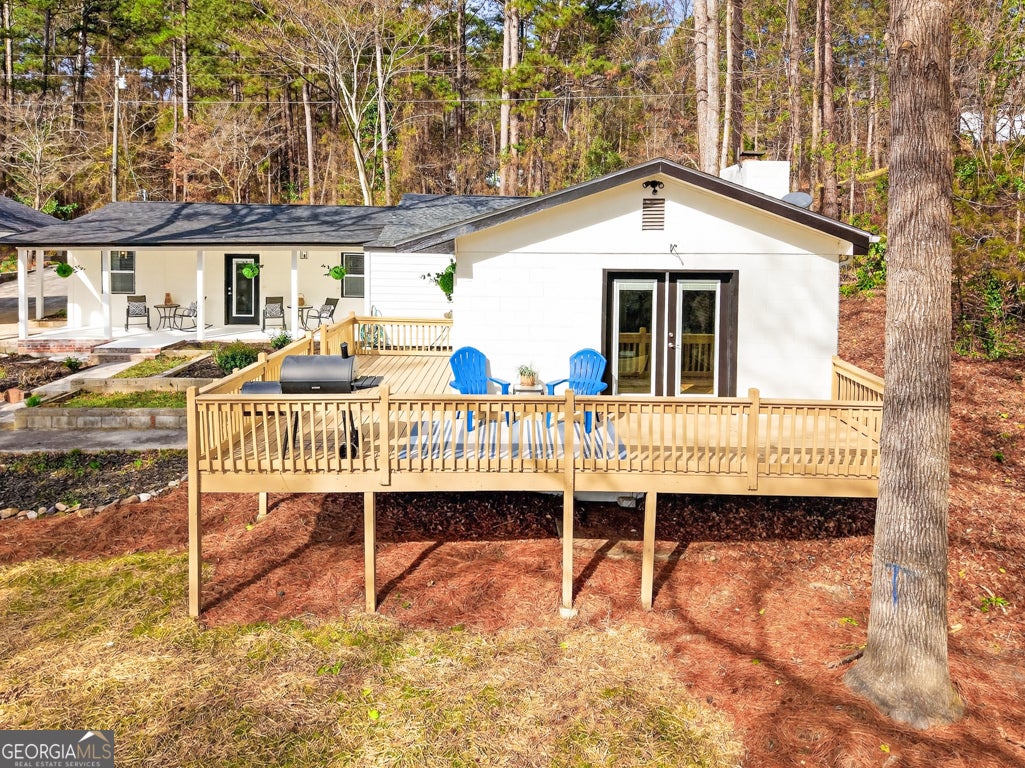 2439 Lakeshore Dr NE — photo