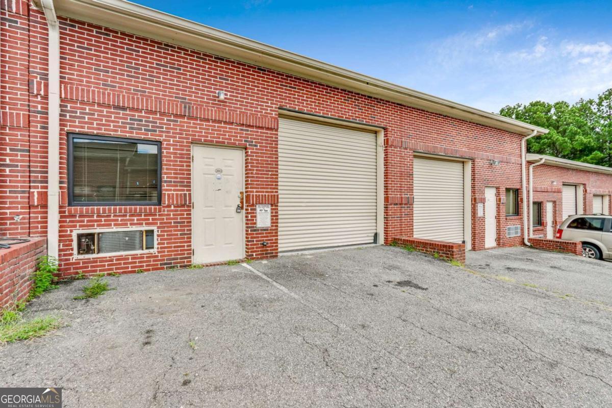 135 Mansell Pl 303 — photo