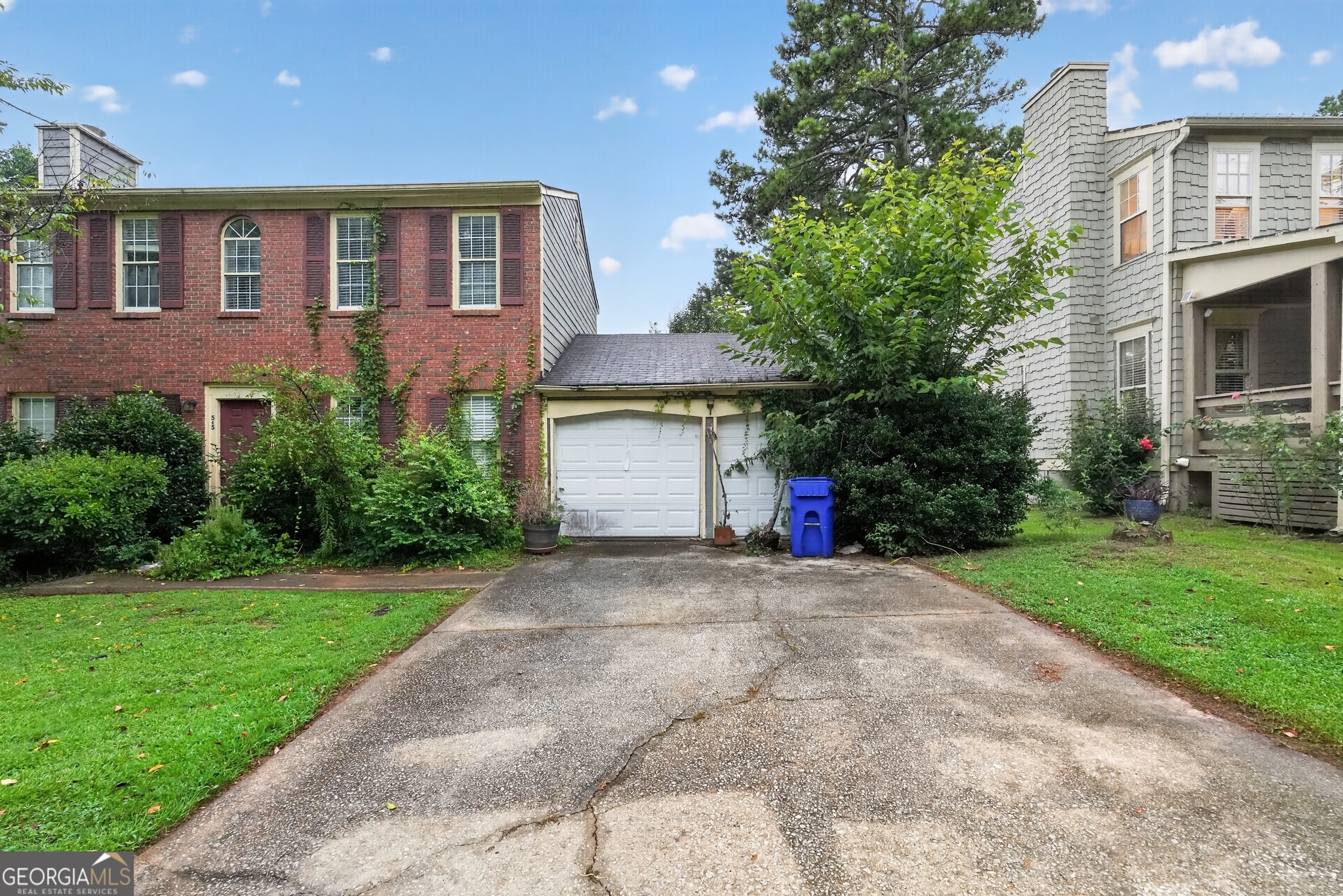 585 Woodcrest Manor Dr — photo