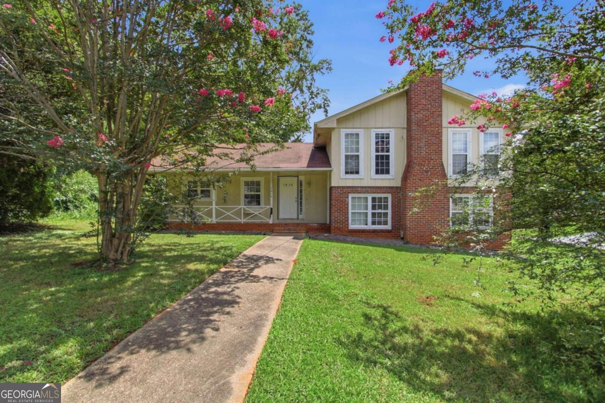 1614 Devon Ct — photo